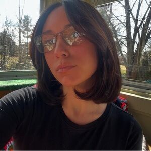 Meet your Posher, Desiree